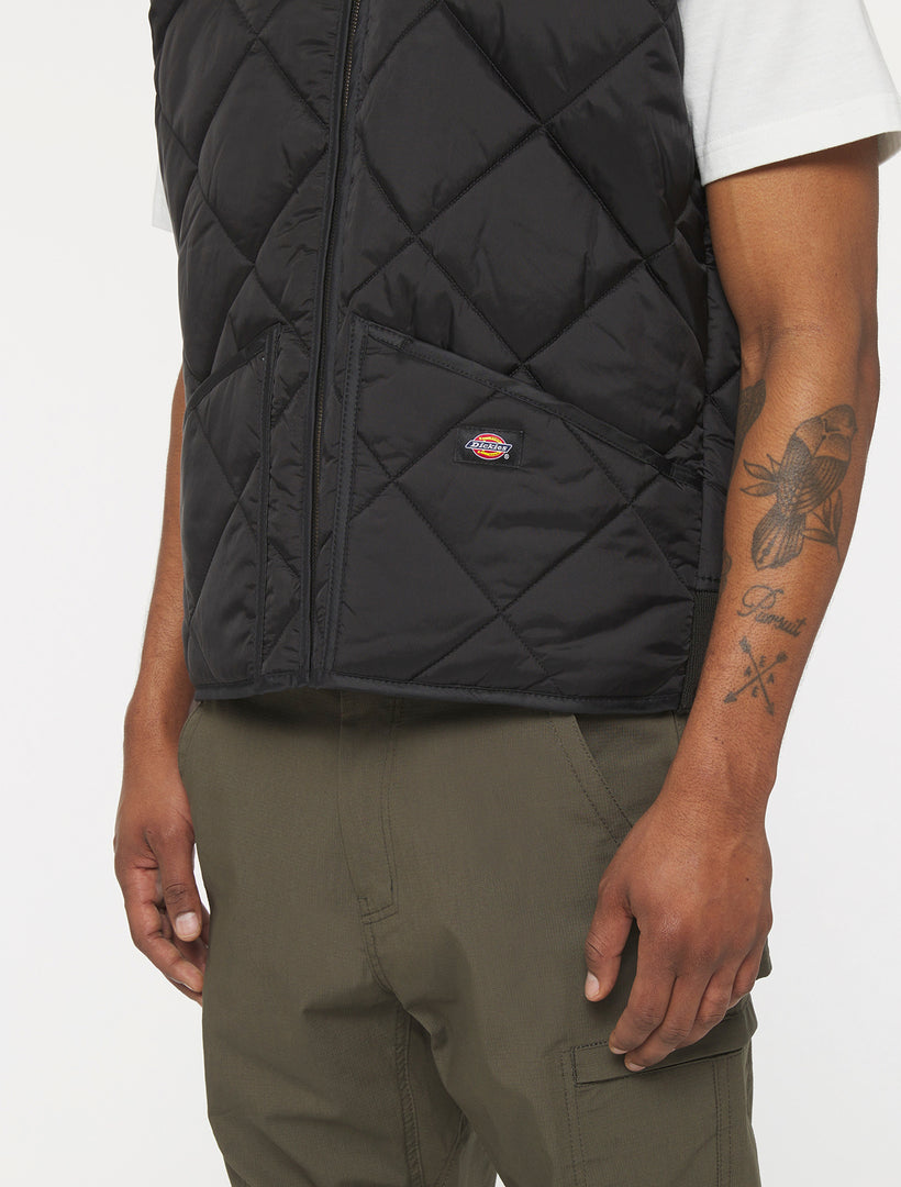 DIAMOND QUILTED VEST / BLACK